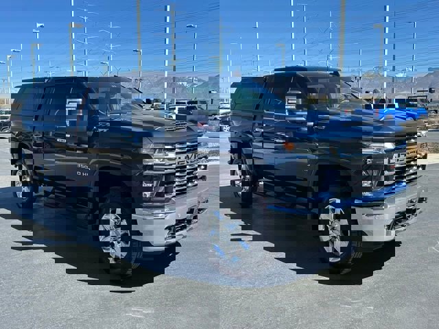 Used 2020 Chevrolet Silverado 3500 LTZ w/ LTZ Premium Package image 27