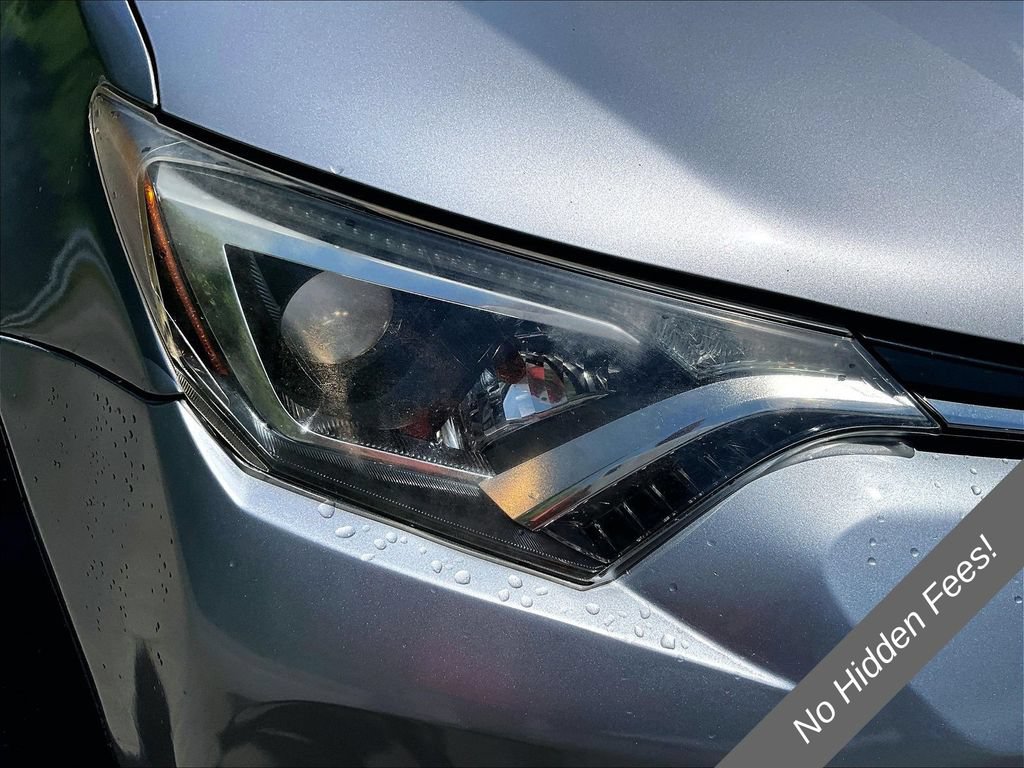 Used 2018 Toyota RAV4 LE w/ All Weather Liner Package AWD/4WD image 26