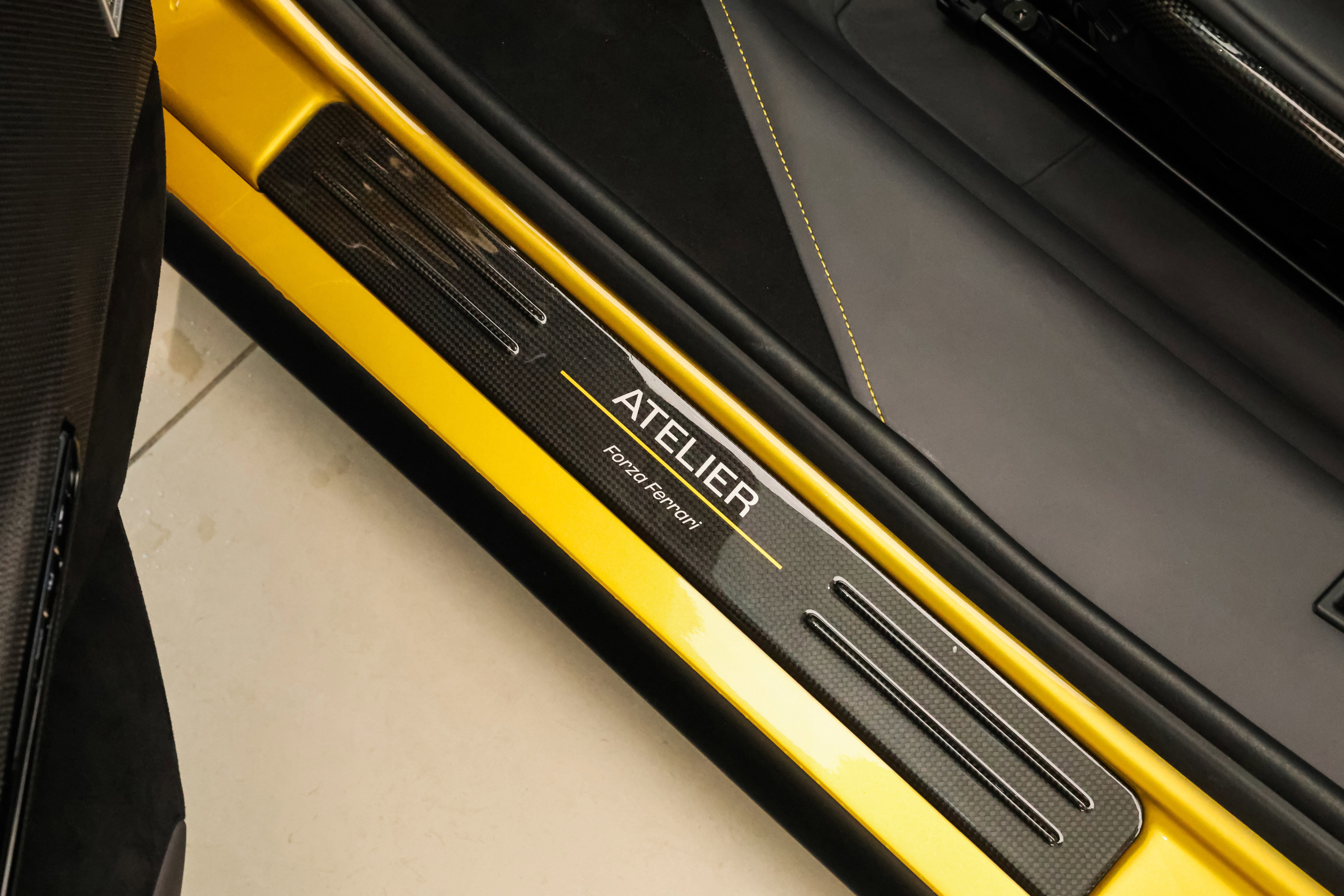 Used 2024 Ferrari SF90 Spider image 36