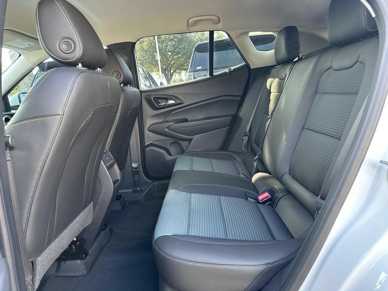 New 2026 Chevrolet Trax LT w/ LT Convenience Package FWD image 25