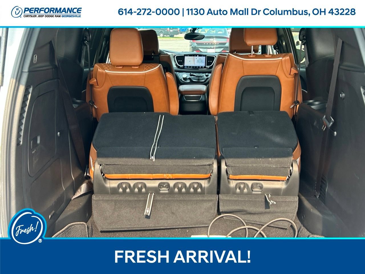 Used 2024 Chrysler Pacifica Pinnacle FWD image 13