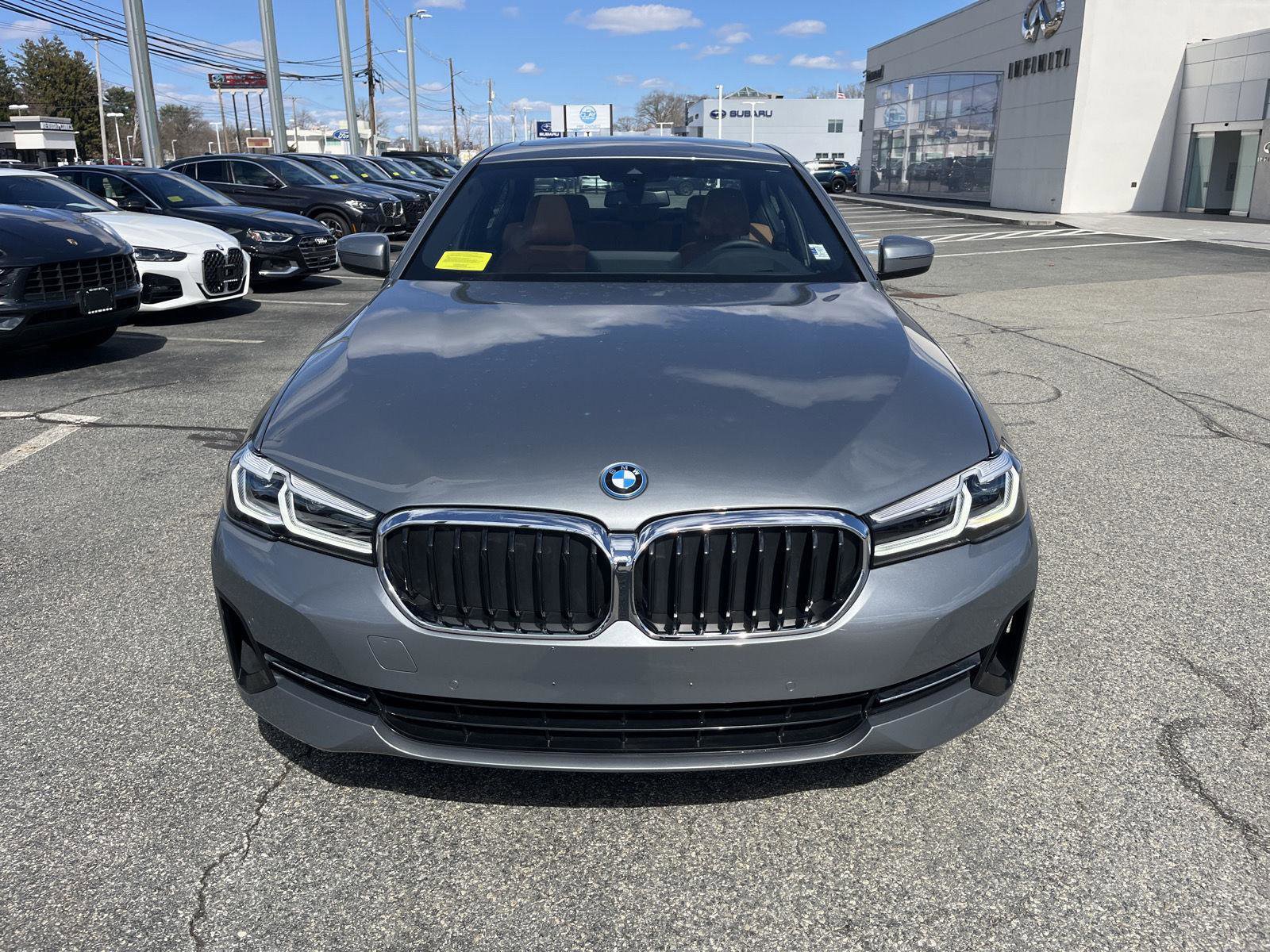 Used 2023 BMW 530e xDrive w/ Premium Package image 7