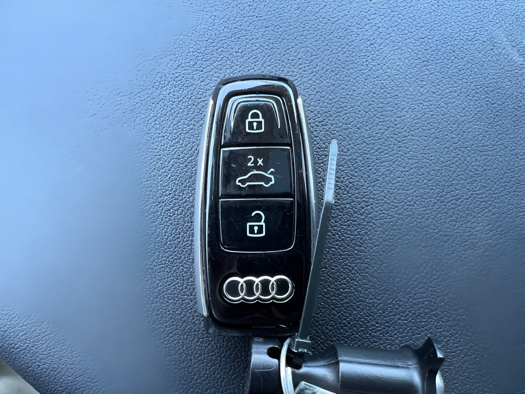 Used 2020 Audi Q7 2.0T Premium AWD/4WD image 32