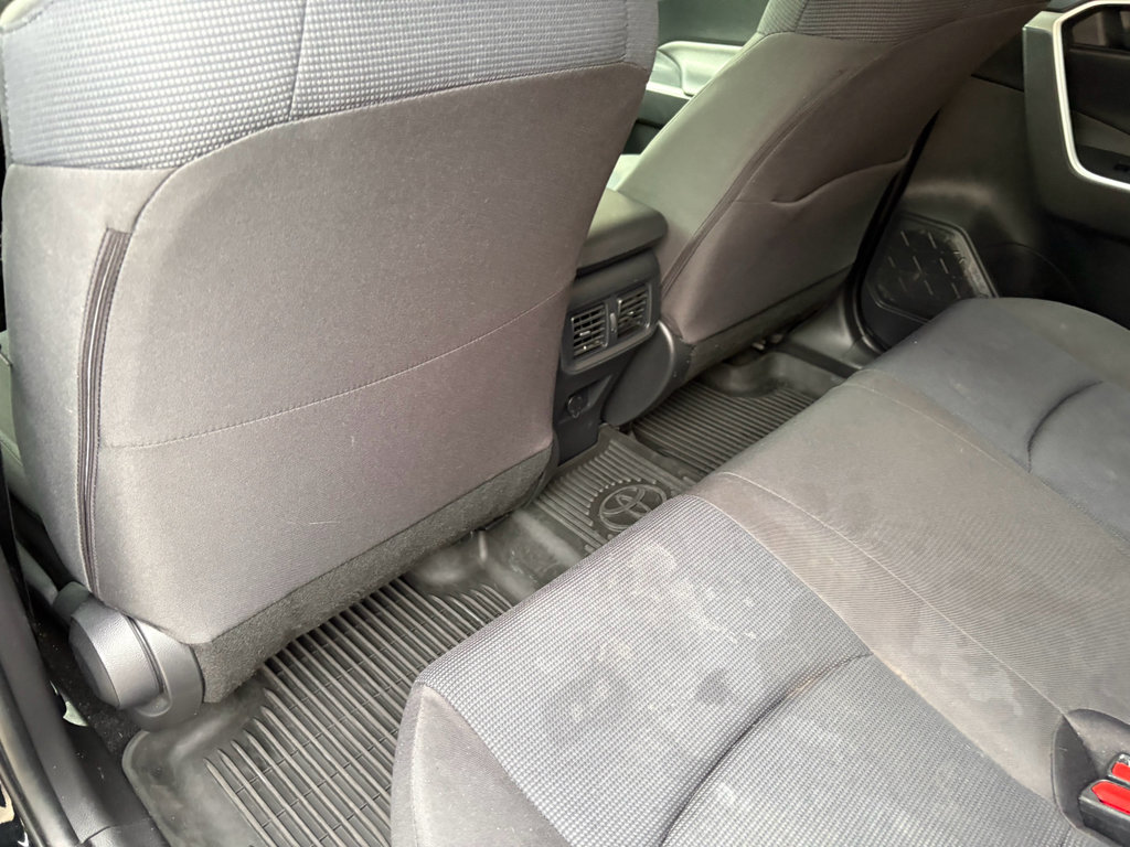 Used 2022 Toyota RAV4 LE AWD/4WD image 17