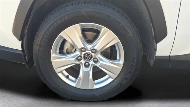 Used 2021 Toyota RAV4 XLE image 19