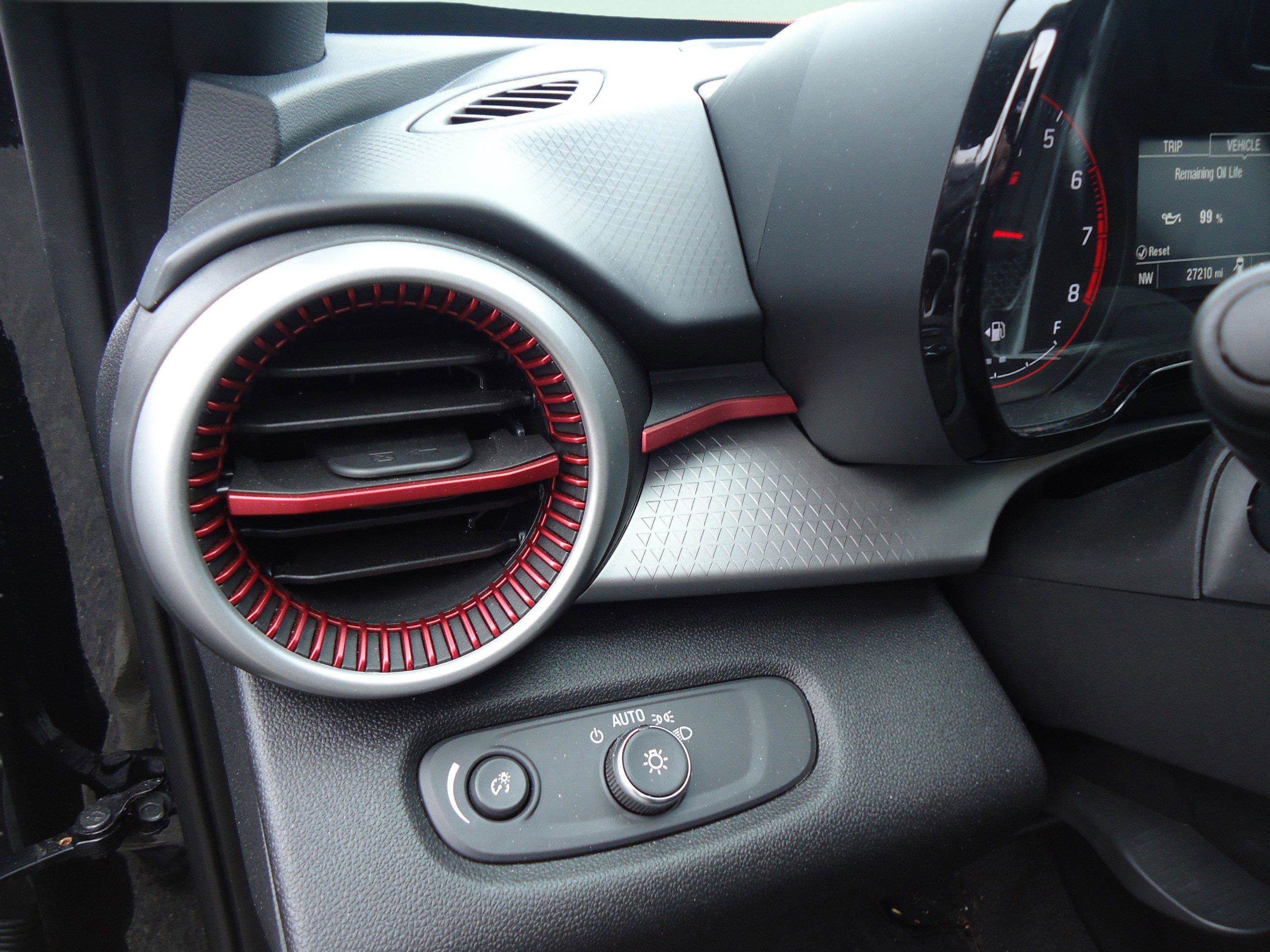 Used 2024 Chevrolet Trax RS image 19