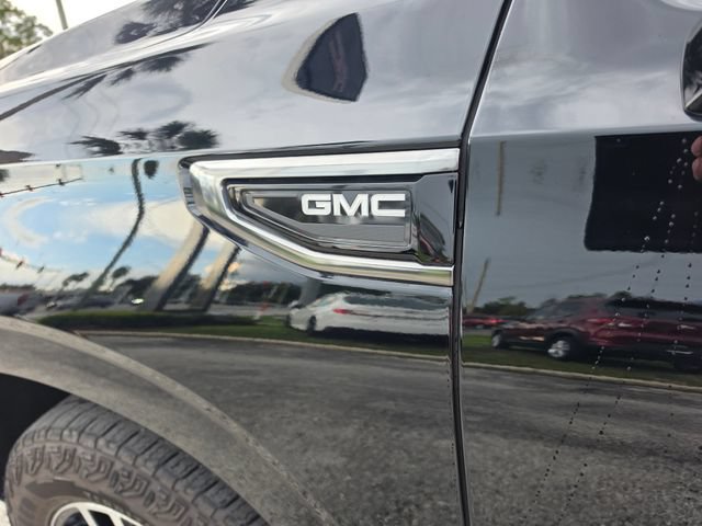 Used 2024 GMC Yukon XL AT4 w/ AT4 Premium Plus Package AWD/4WD image 17