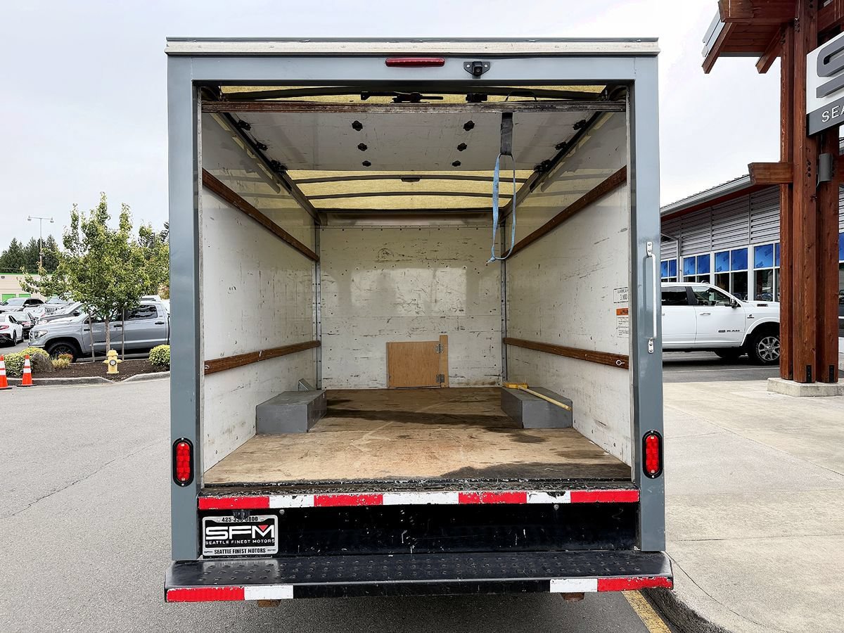 Used 2019 GMC Savana 3500 w/ Driver Convenience Package RWD image 11