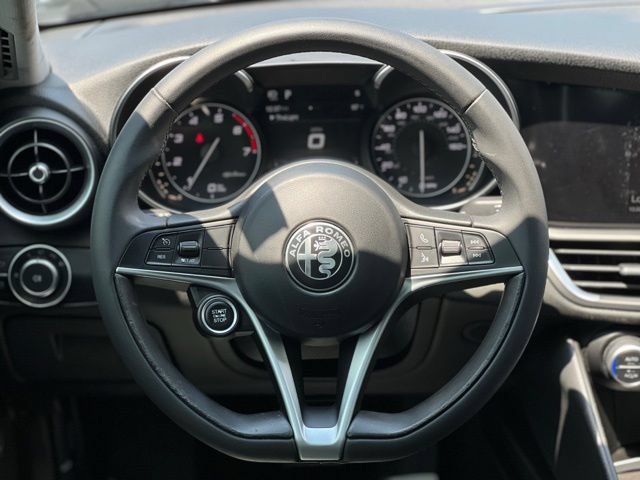 Used 2017 Alfa Romeo Giulia w/ Sport Appearance Package RWD image 30