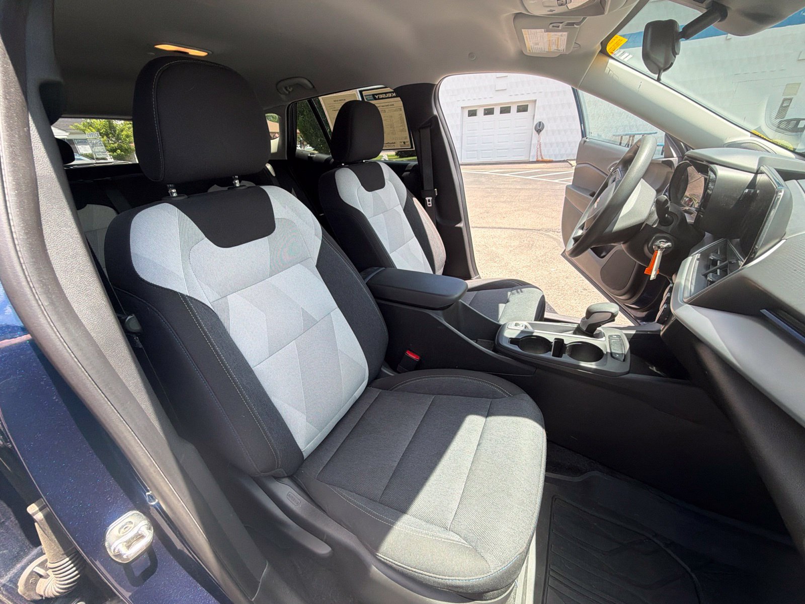 Used 2024 Chevrolet Trax LS w/ LS Convenience Package FWD image 28