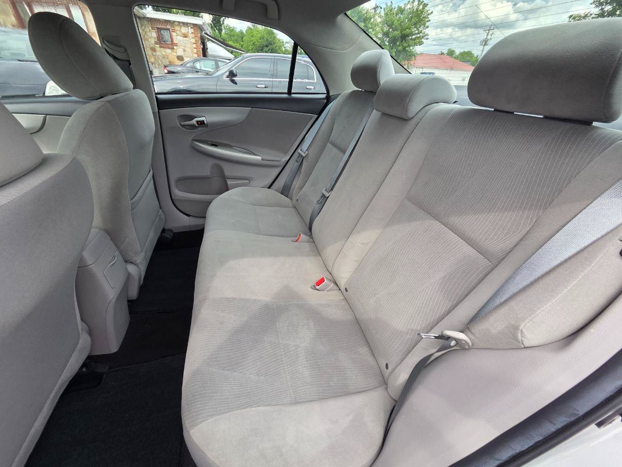 Used 2012 Toyota Corolla LE FWD image 15