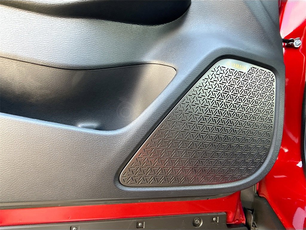 New 2025 Mitsubishi Outlander SE image 19