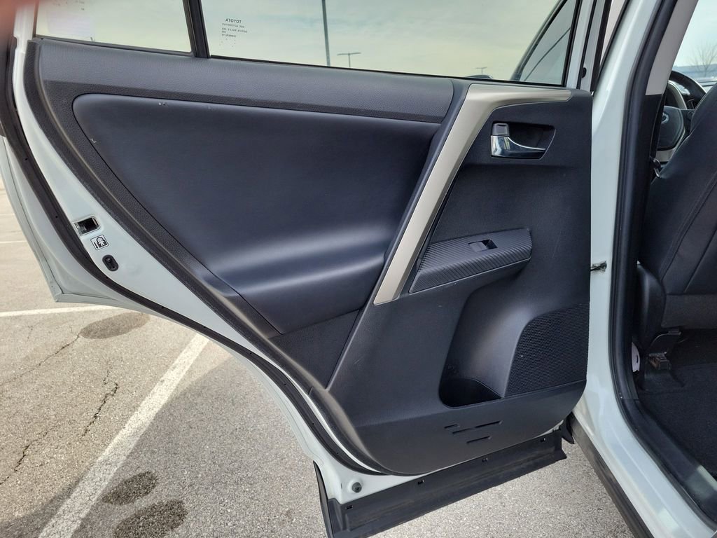Used 2015 Toyota RAV4 Limited image 12