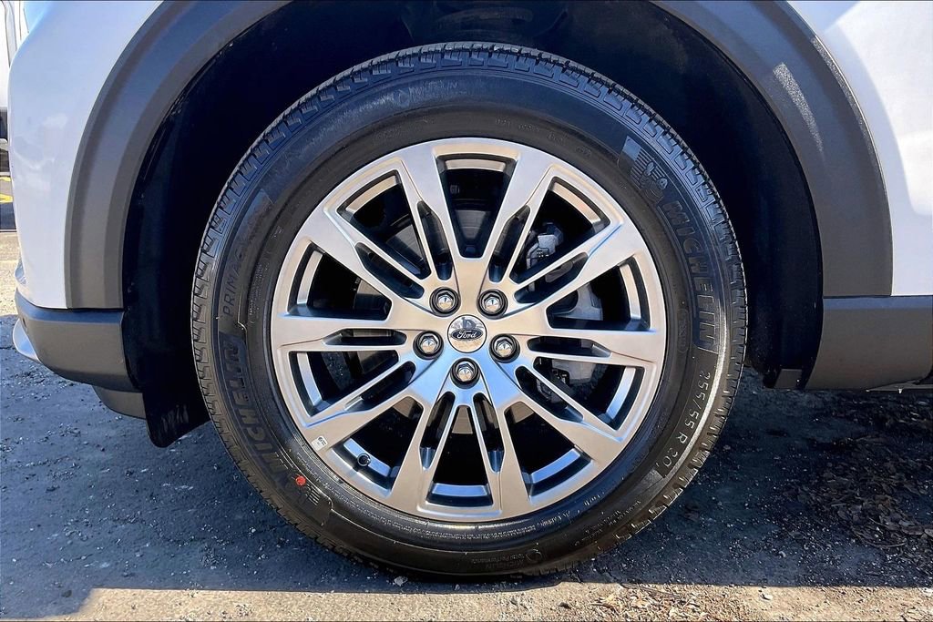 Used 2026 Ford Explorer Platinum image 8