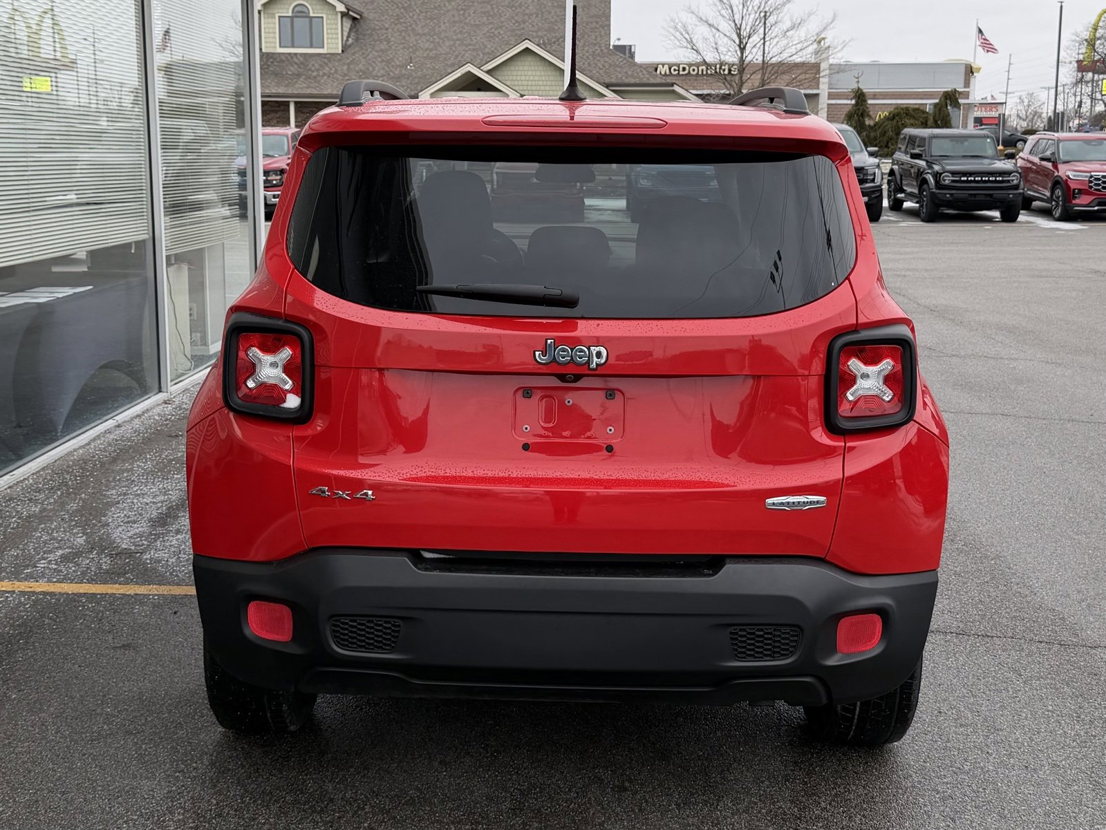 Used 2017 Jeep Renegade Latitude w/ Cold Weather Group image 6