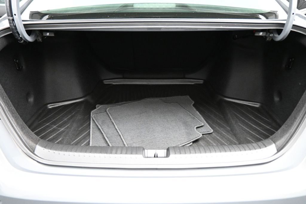 Used 2025 Honda Accord SE image 16