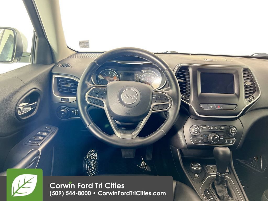 Used 2020 Jeep Cherokee Latitude Plus w/ Cold Weather Group AWD/4WD image 25