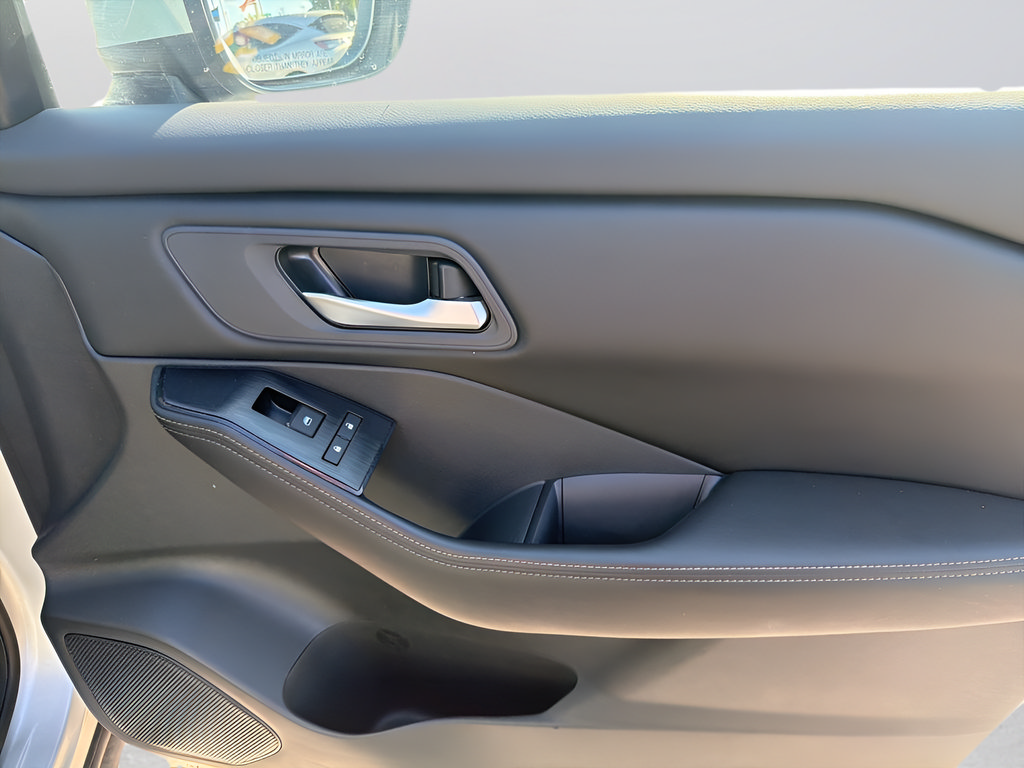 Certified 2024 Nissan Rogue SV AWD/4WD image 20