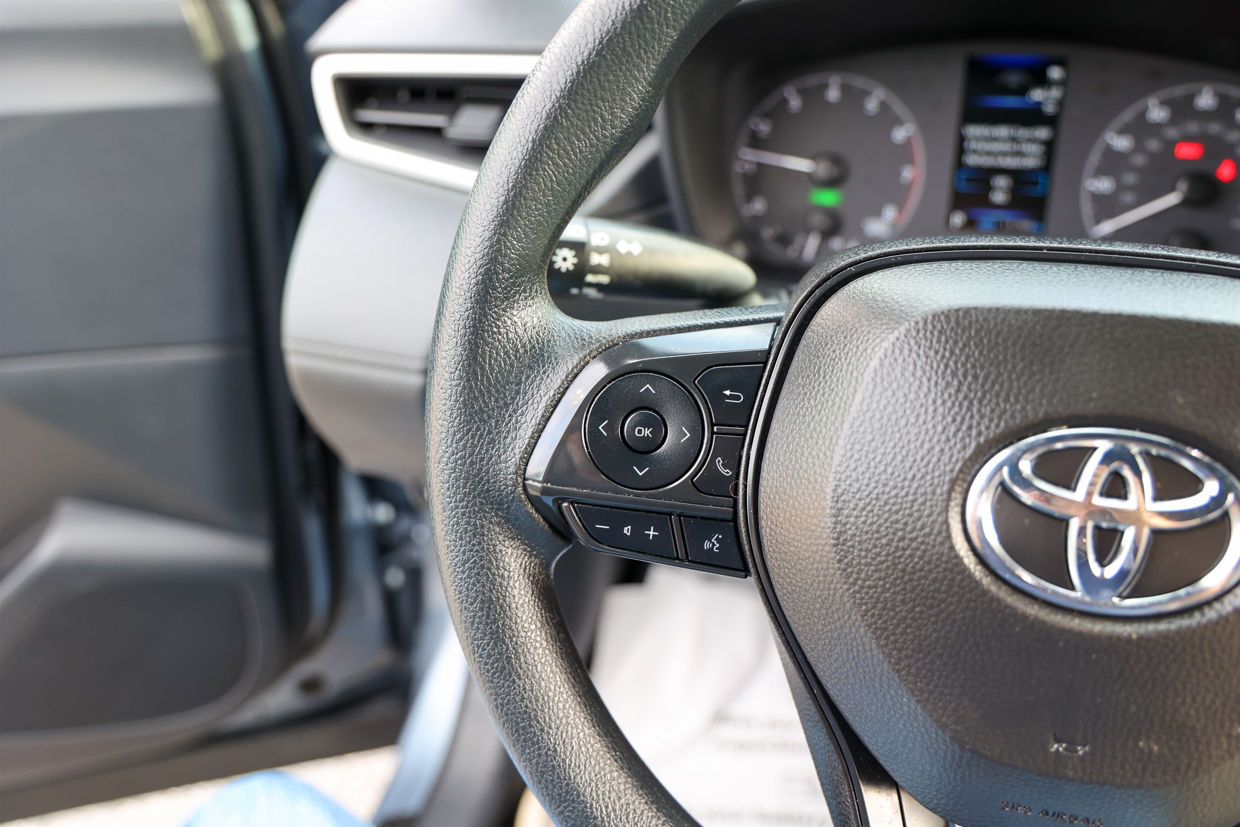 Used 2024 Toyota Corolla Cross AWD Hybrid image 18