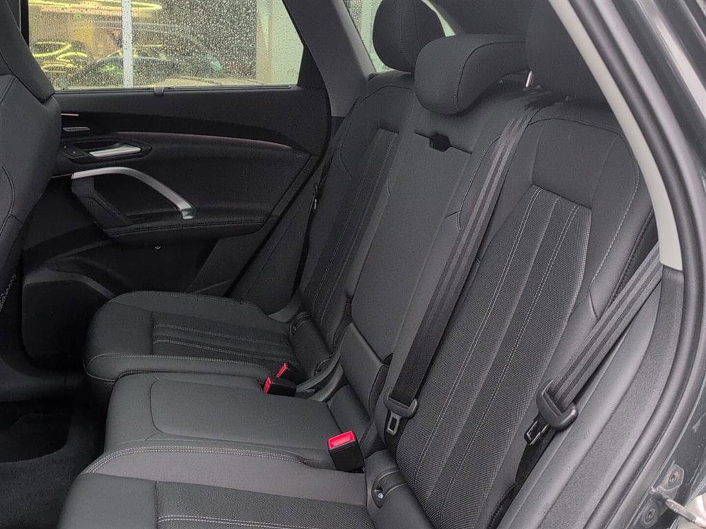 Used 2025 Audi Q5 Premium Plus w/ Premium Plus image 14
