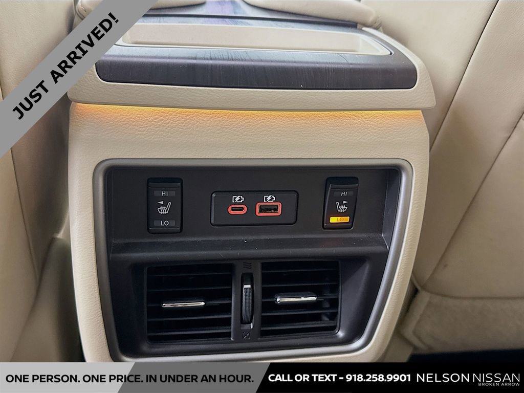 Certified 2019 Nissan Murano Platinum w/ Cargo Package image 27