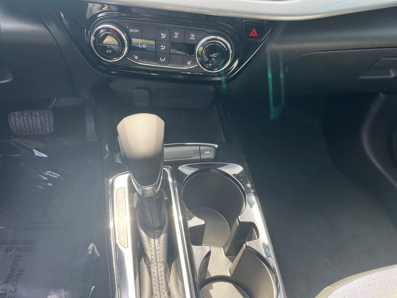 Used 2025 Chevrolet Trax LT w/ LT Convenience Package FWD image 36