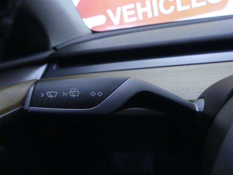 Used 2024 Tesla Model Y 2WD image 18