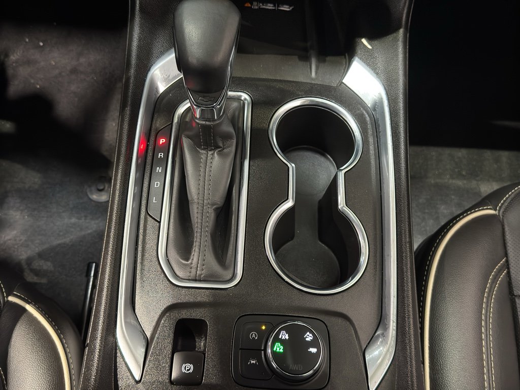 Used 2023 Chevrolet Traverse Premier image 35