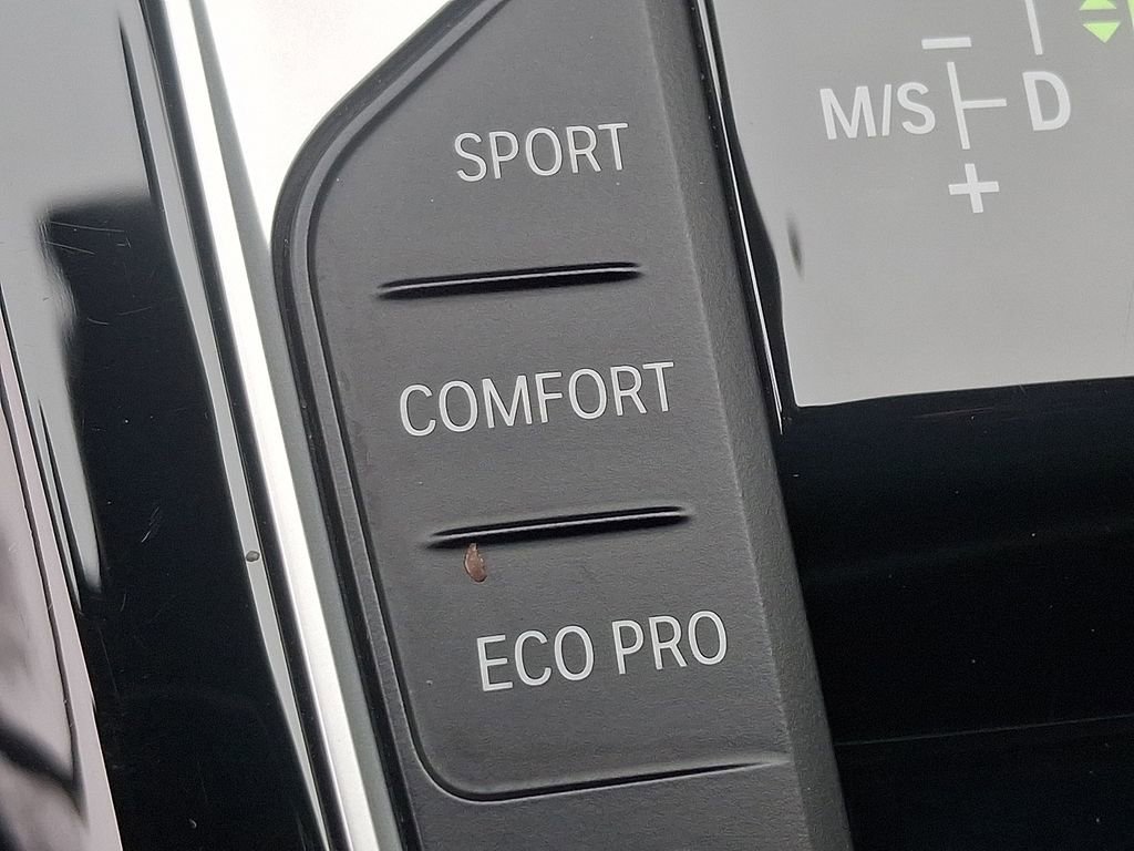 Certified 2023 BMW X4 xDrive30i w/ Premium Package image 26