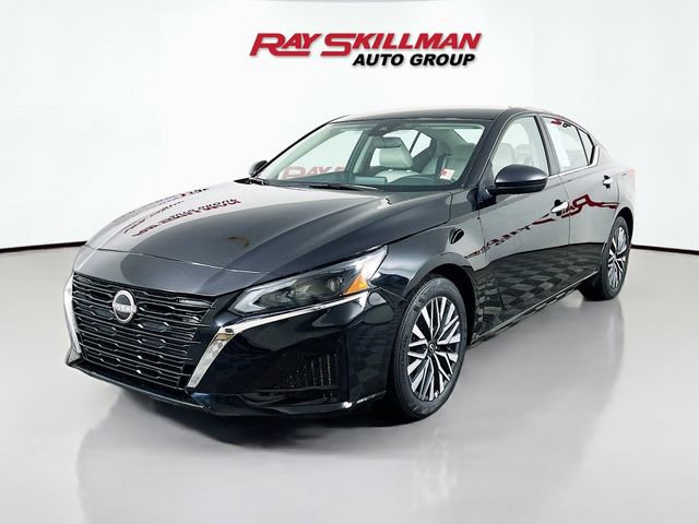 Used 2025 Nissan Altima 2.5 SV image 3
