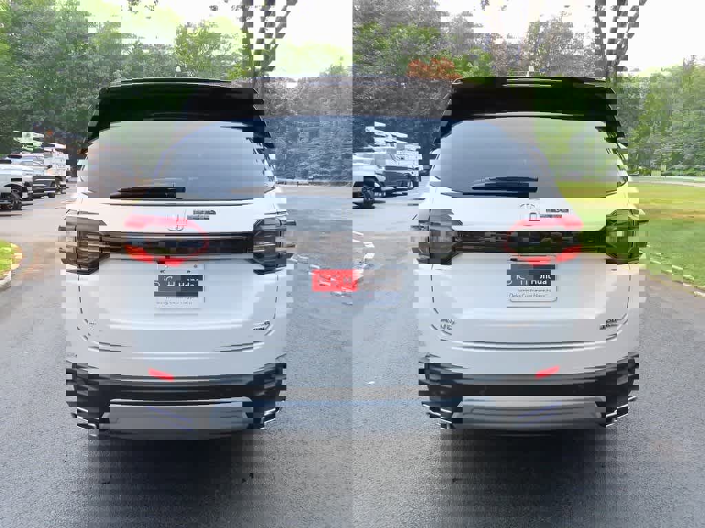 New 2025 Honda Pilot Touring image 5