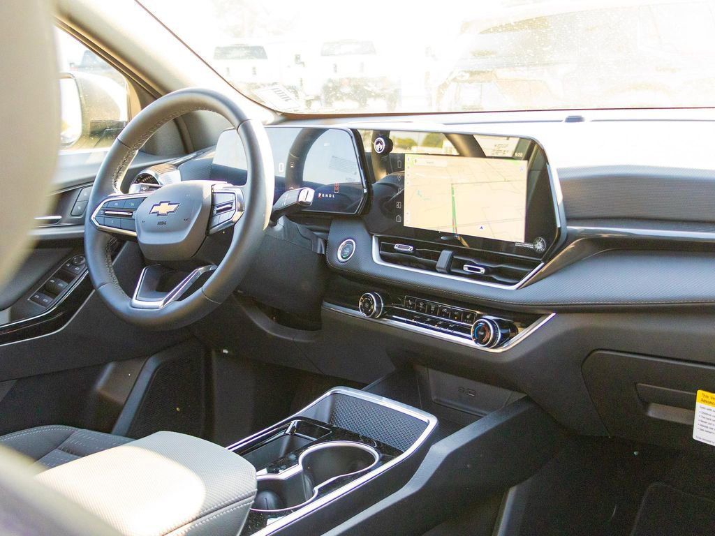 New 2025 Chevrolet Equinox LT w/ Safety and Technology Package image 17