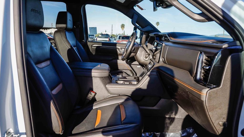 Used 2025 GMC Sierra 2500 AT4 image 20