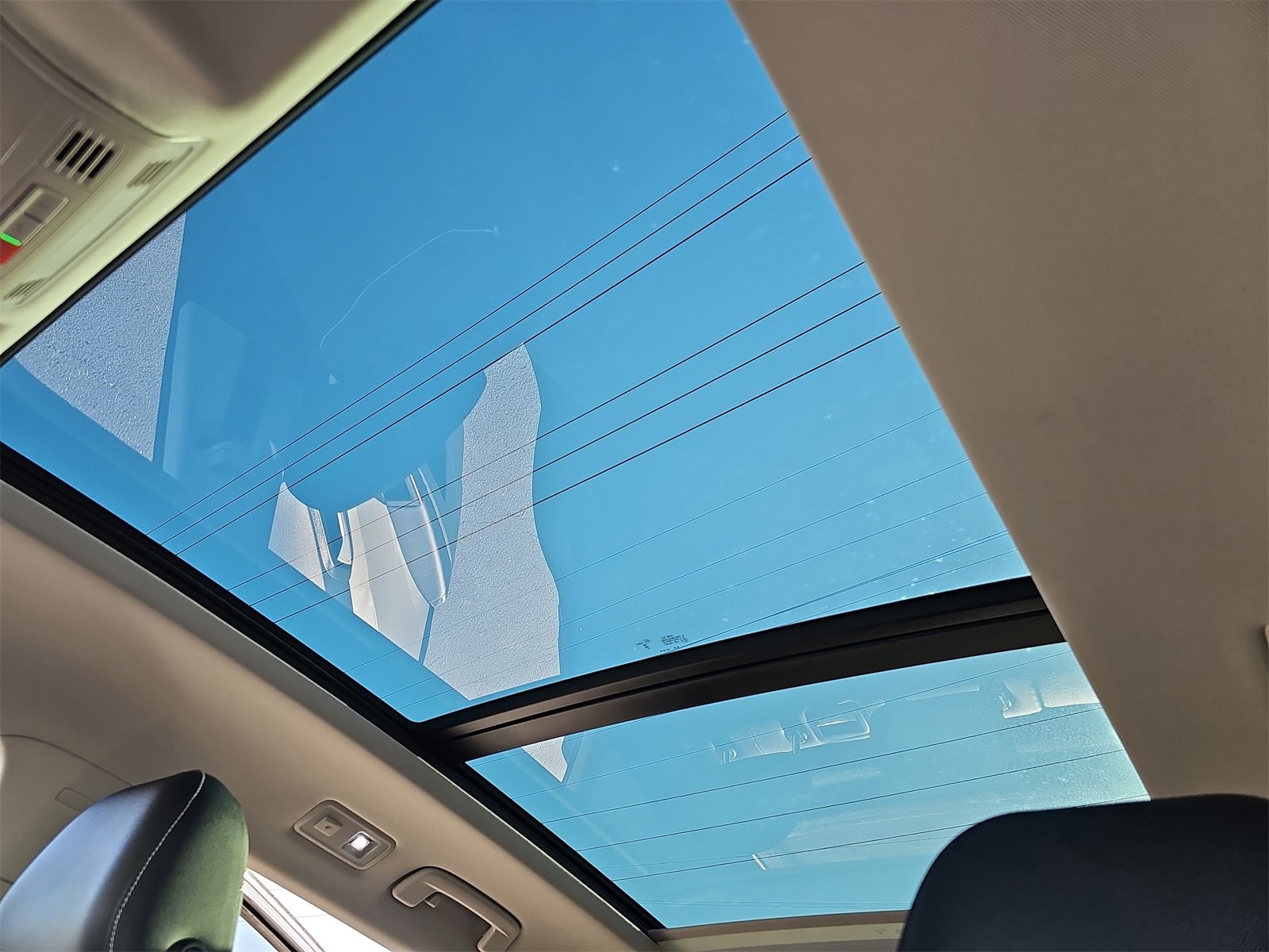 Used 2023 Volkswagen Taos SE w/ Panoramic Sunroof Package image 30