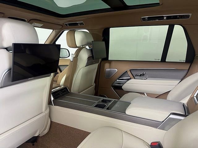 New 2026 Land Rover Range Rover SV AWD/4WD image 23