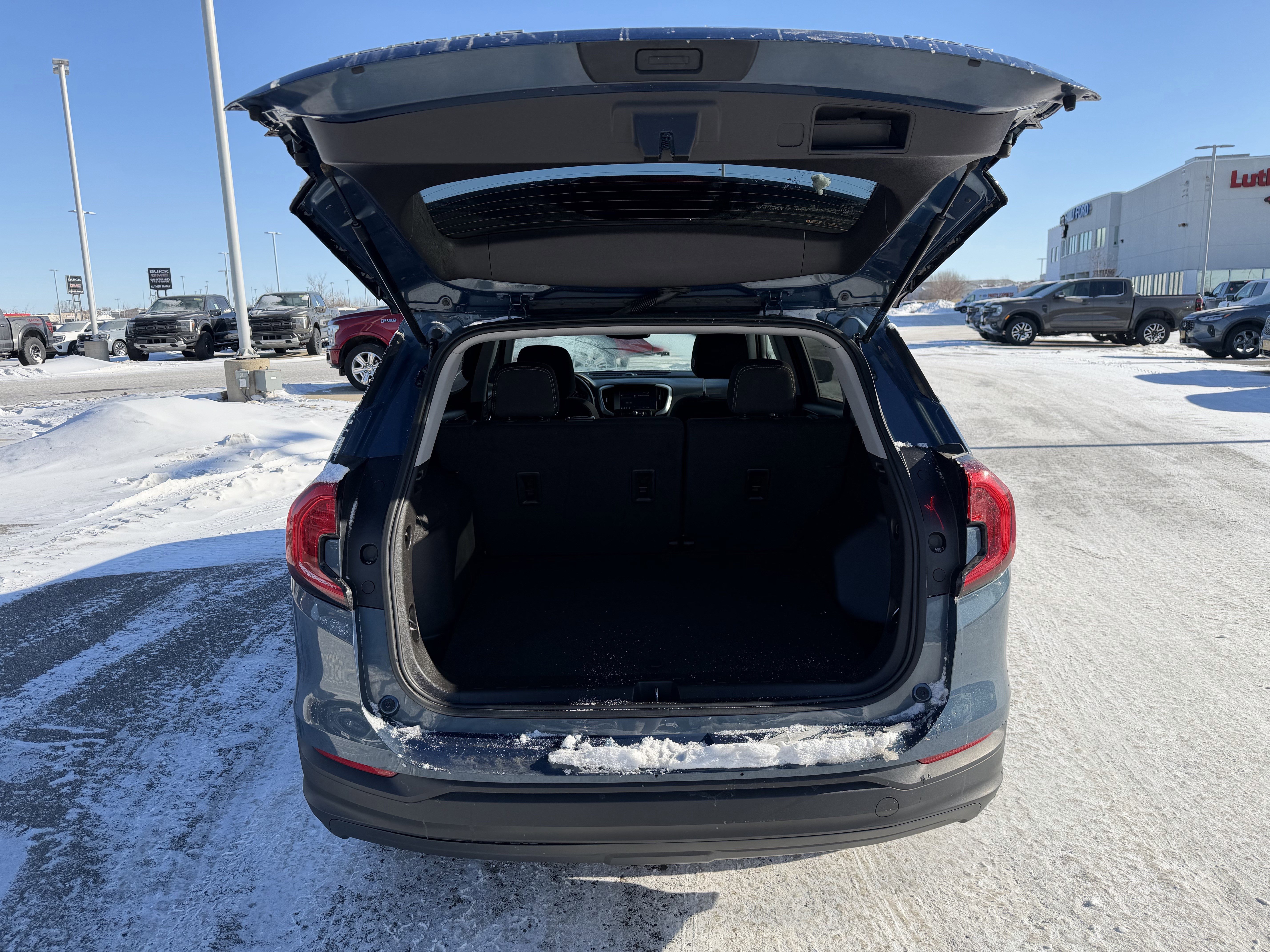 Used 2024 GMC Terrain SLE image 22