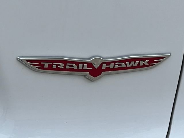 Used 2022 Jeep Cherokee Trailhawk w/ Sun, Sound & Nav Group AWD/4WD image 9