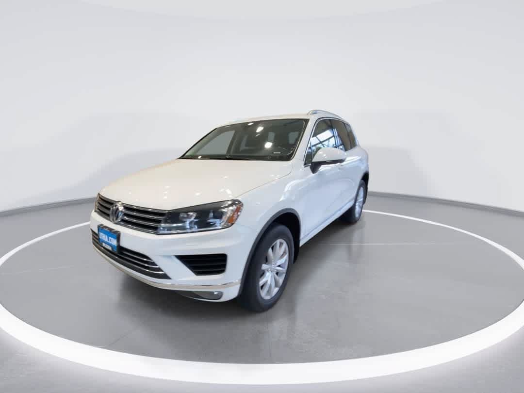Used 2016 Volkswagen Touareg Sport AWD/4WD image 4