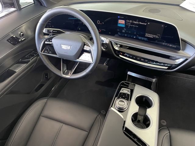Used 2024 Cadillac Lyriq Tech AWD/4WD image 17