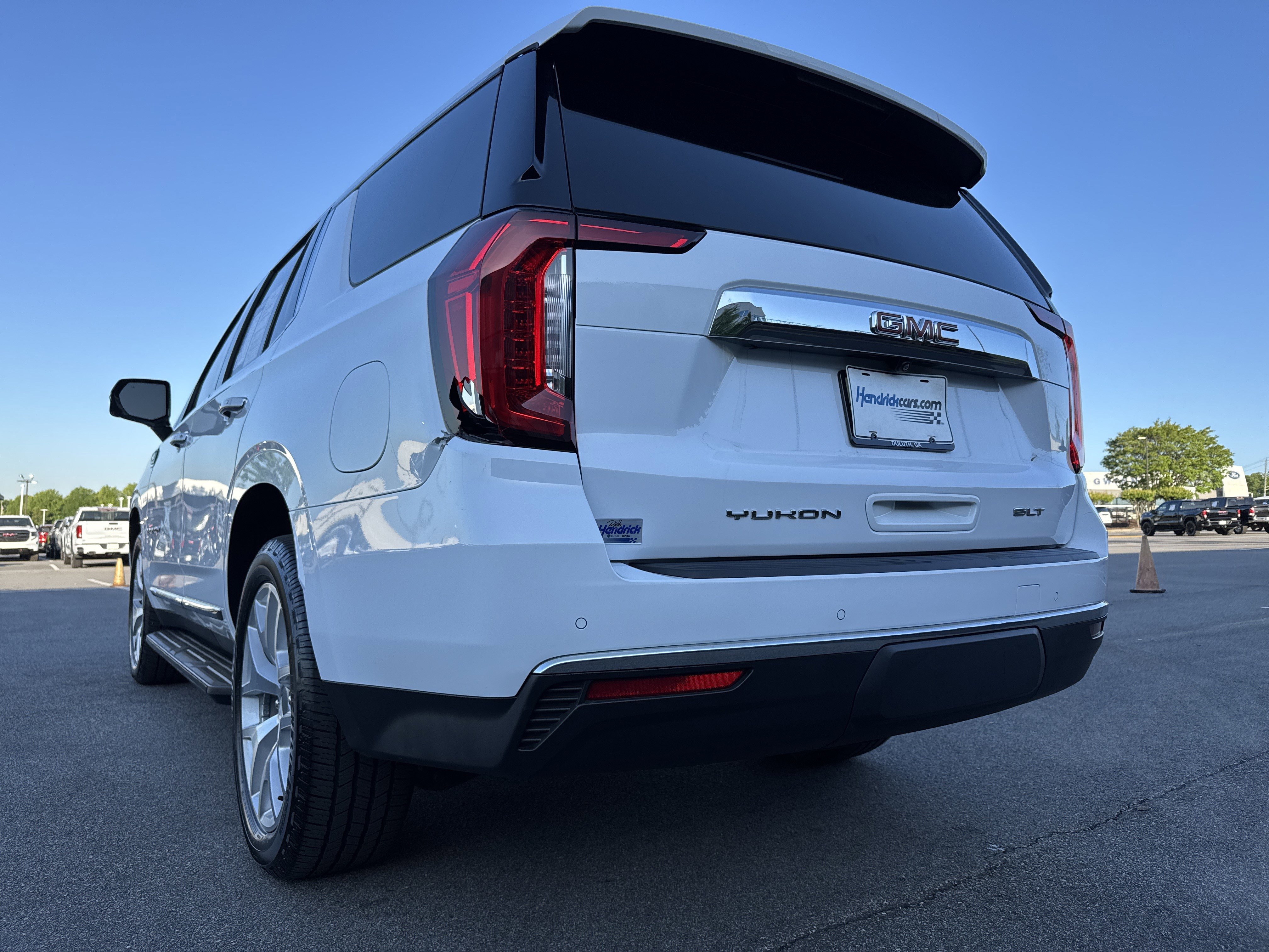 Used 2023 GMC Yukon SLT w/ SLT Premium Package RWD image 8