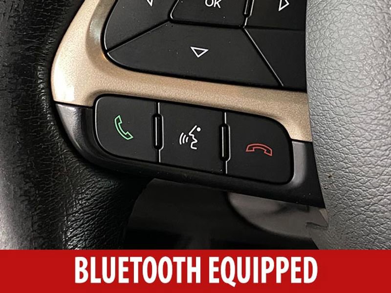 Used 2016 Jeep Renegade Latitude w/ Cold Weather Group image 10