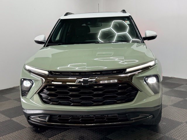 Used 2024 Chevrolet TrailBlazer ACTIV w/ Convenience Package AWD/4WD image 3