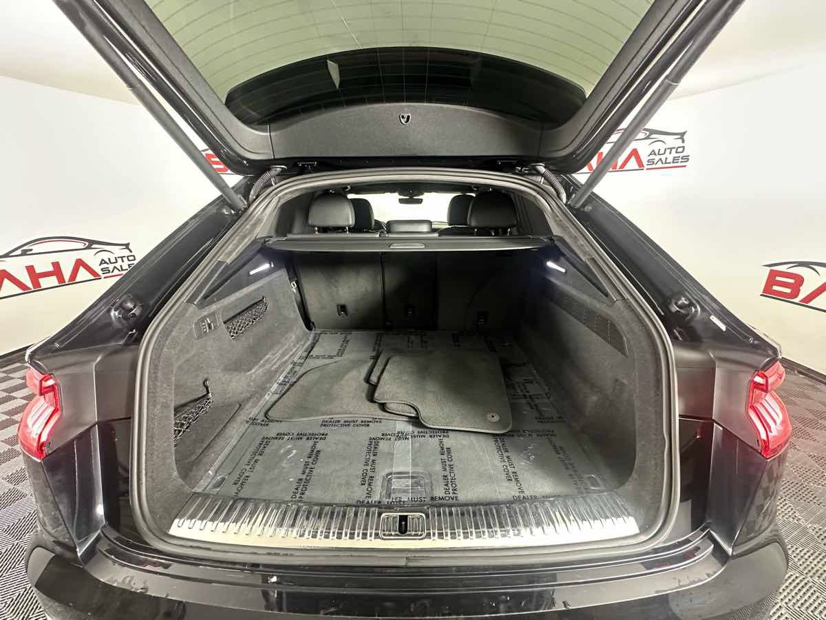Used 2019 Audi Q8 Prestige AWD/4WD image 22