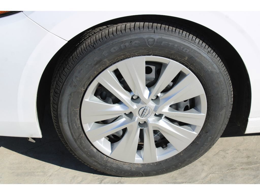 Used 2025 Nissan Sentra S image 8