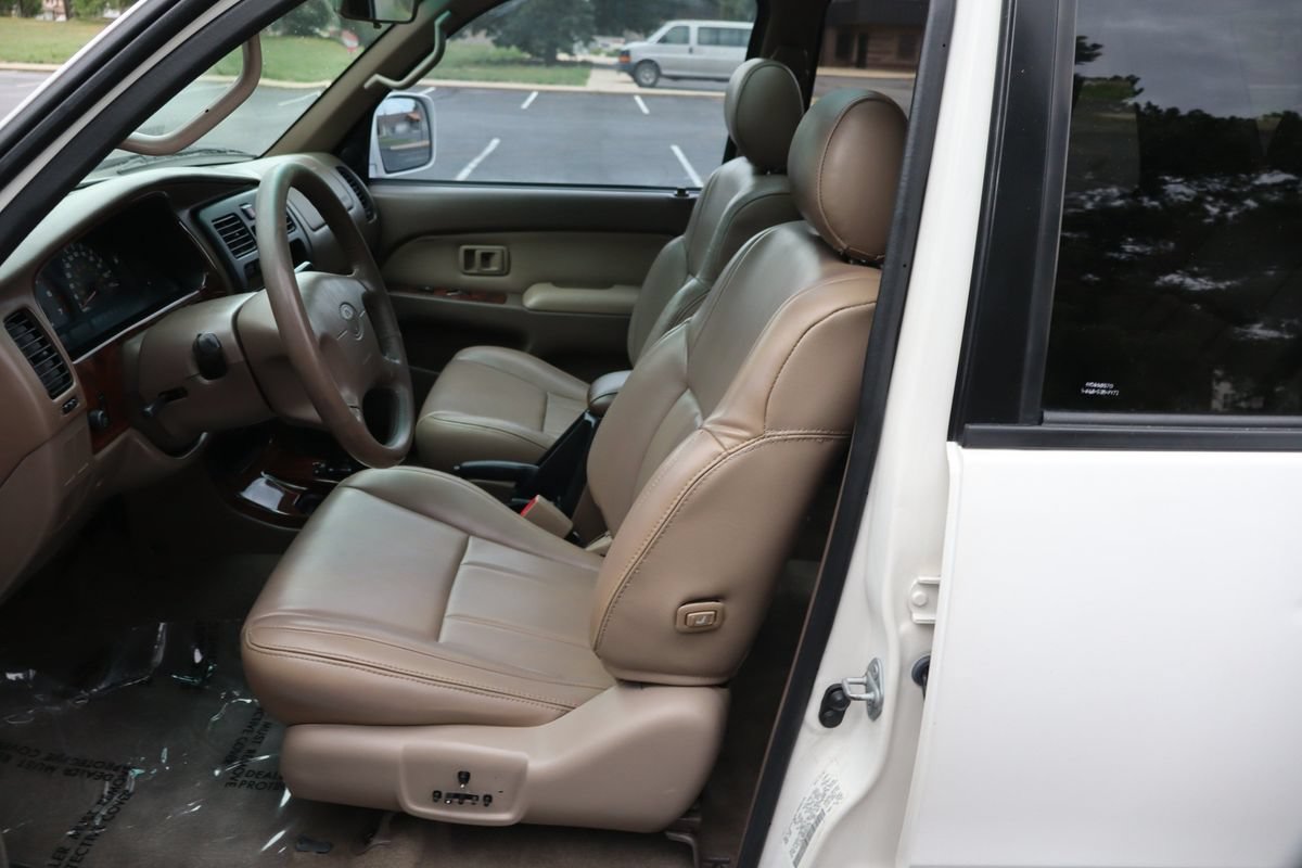 Used 2000 Toyota 4Runner Limited AWD/4WD image 19