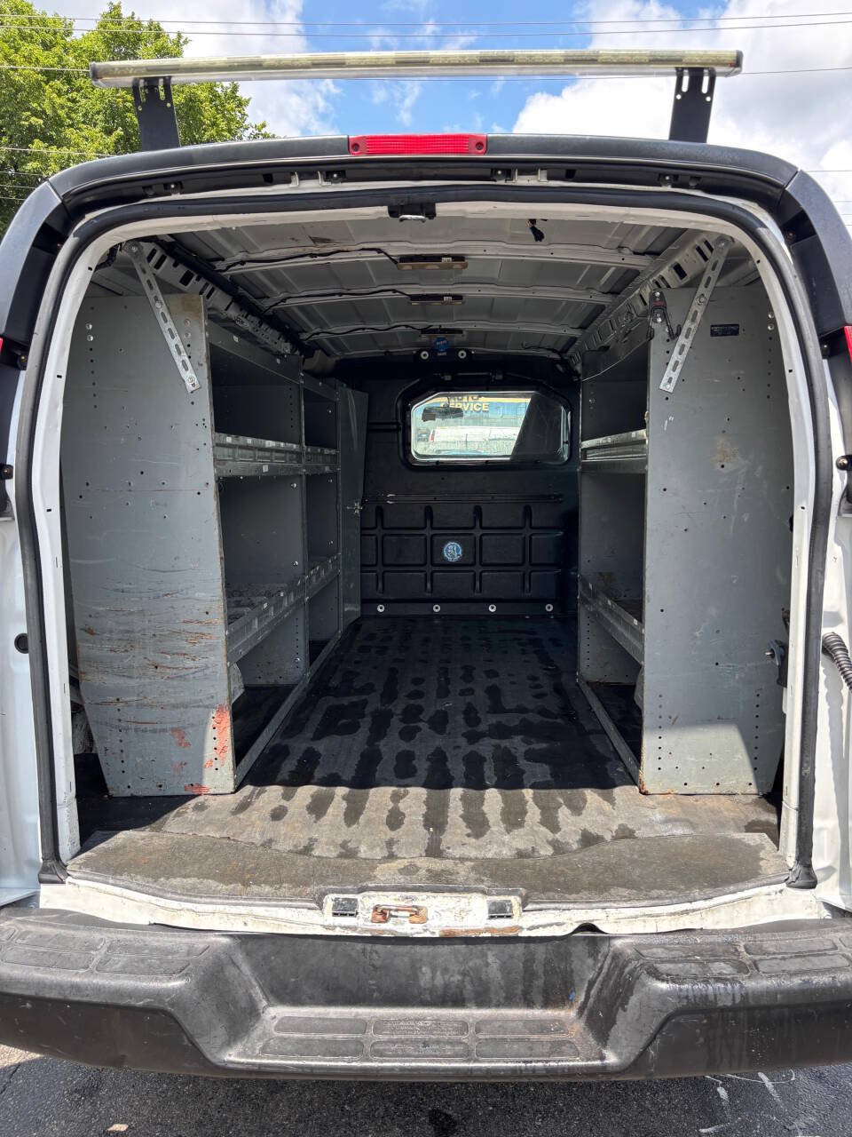 Used 2017 Chevrolet Express 2500 RWD image 12