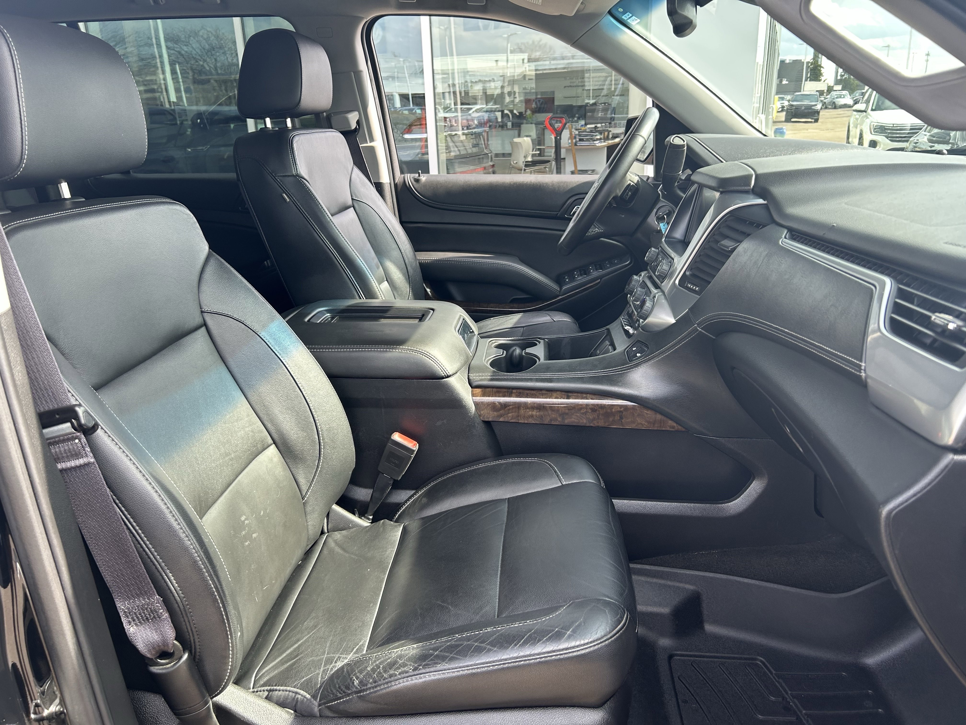 Used 2017 Chevrolet Suburban LT image 27