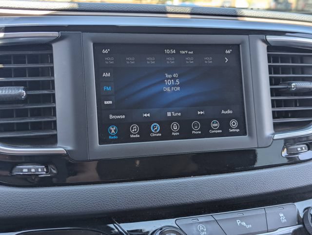 Used 2018 Chrysler Pacifica Touring Plus w/ Tire & Wheel Group FWD image 22