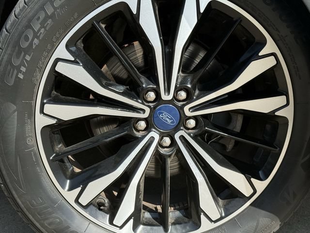 Used 2022 Ford Escape SE w/ SE Sport Appearance Package FWD image 9