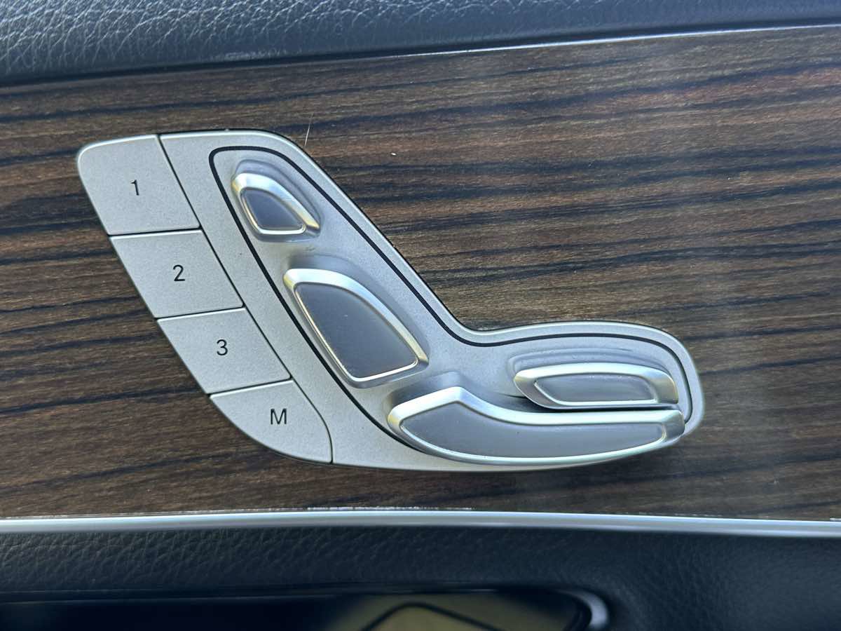 Used 2017 Mercedes-Benz GLC 300 image 30